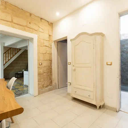 Bed & Breakfast Victoria Luxury Lizzanello